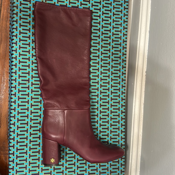 Tory Burch Brooke Slouchy Boot, claret colored - Picture 2 of 7